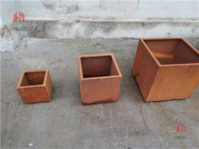 CORTEN PLANTERS