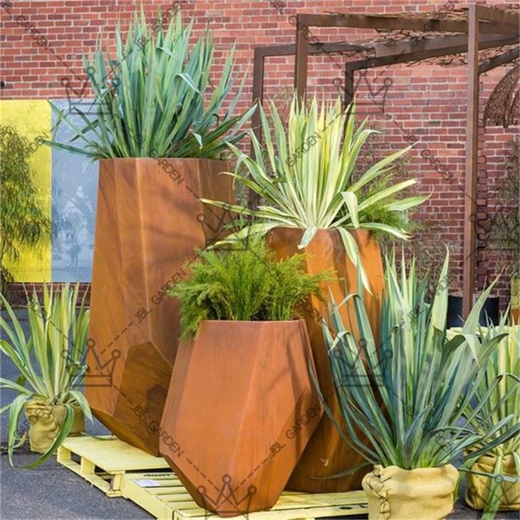 10 X 10 Planter