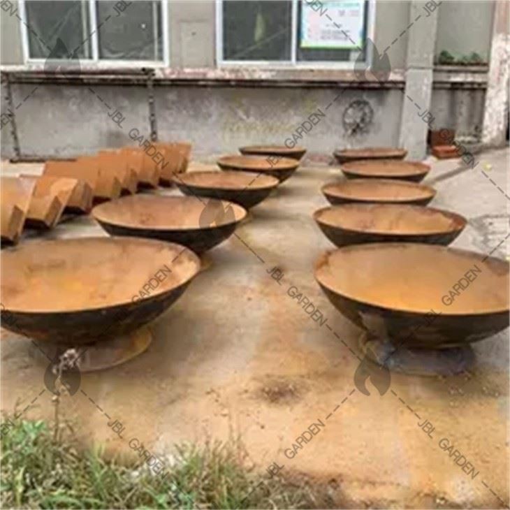 Outdoor Fire Pits And Fireplaces