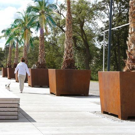 Public Decoration Design Steel Flowerpot